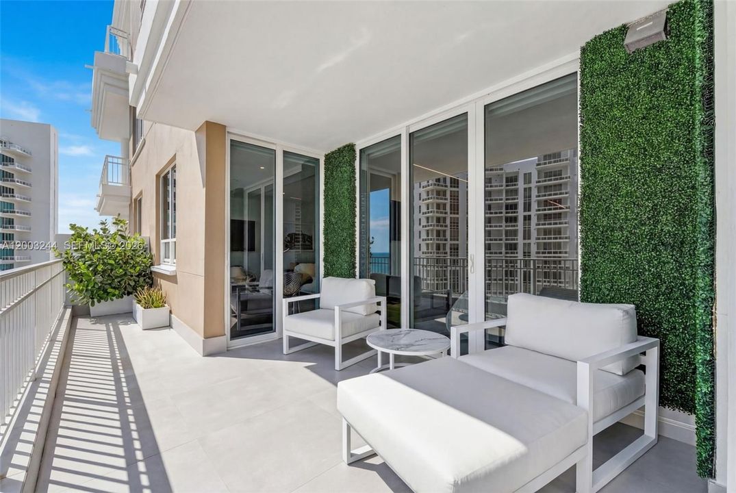 For Sale: $4,350,000 (3 beds, 3 baths, 2701 Square Feet)