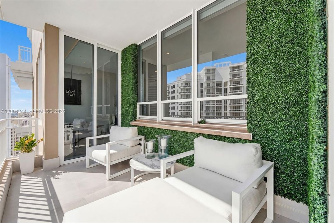 For Sale: $4,350,000 (3 beds, 3 baths, 2701 Square Feet)
