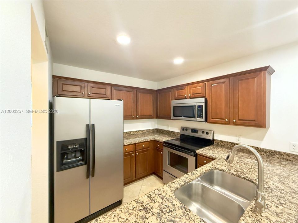 В аренду: $3,250 (2 спален, 2 ванн, 1200 Квадратных фут)