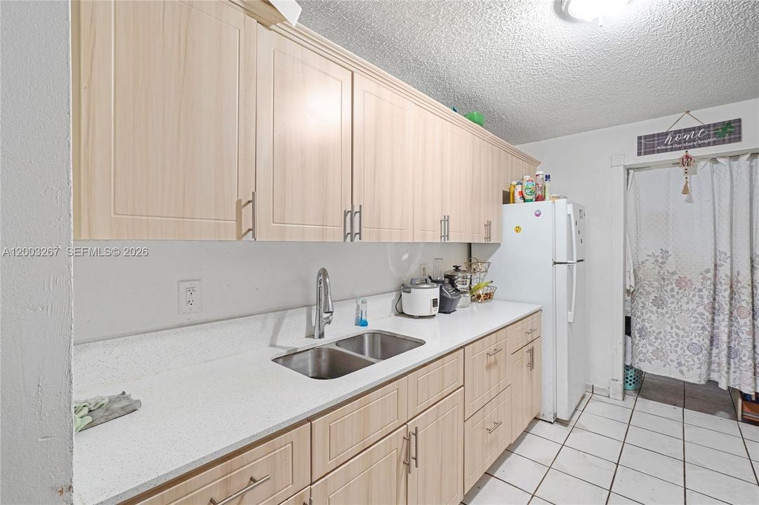 En Venta: $393,900 (3 camas, 2 baños, 1120 Pies cuadrados)