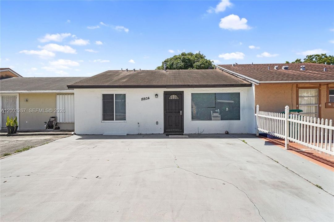 En Venta: $393,900 (3 camas, 2 baños, 1120 Pies cuadrados)
