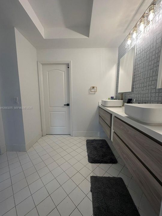 Recently Sold: $614,000 (3 beds, 2 baths, 1743 Square Feet)