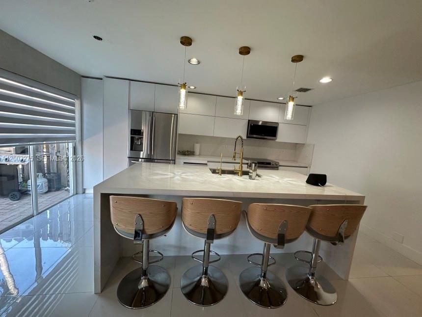 Recently Sold: $614,000 (3 beds, 2 baths, 1743 Square Feet)