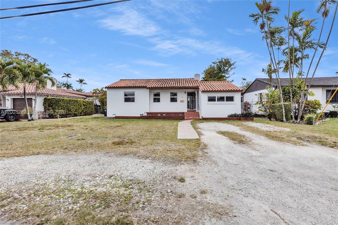 Recientemente alquilado: $3,500 (3 camas, 2 baños, 1320 Pies cuadrados)