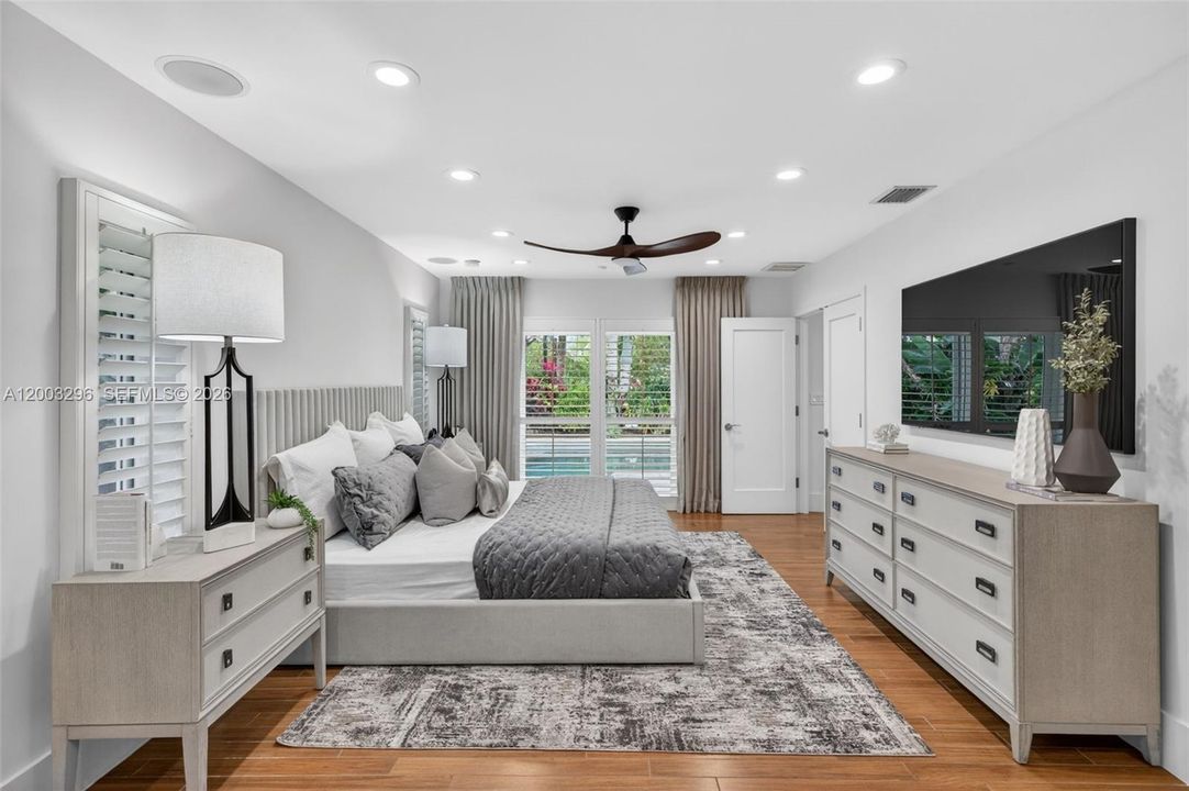 For Sale: $3,150,000 (3 beds, 2 baths, 2450 Square Feet)