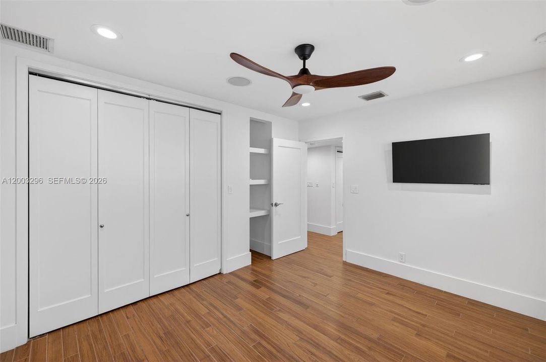 For Sale: $3,150,000 (3 beds, 2 baths, 2450 Square Feet)
