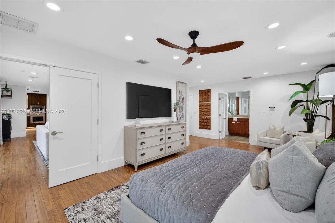 For Sale: $3,150,000 (3 beds, 2 baths, 2450 Square Feet)