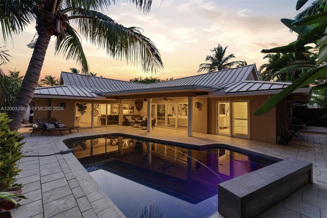 For Sale: $3,150,000 (3 beds, 2 baths, 2450 Square Feet)