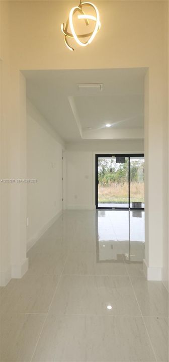На продажу: $324,900 (3 спален, 2 ванн, 1684 Квадратных фут)