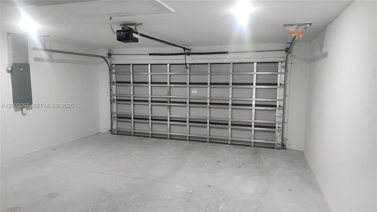 На продажу: $324,900 (3 спален, 2 ванн, 1684 Квадратных фут)