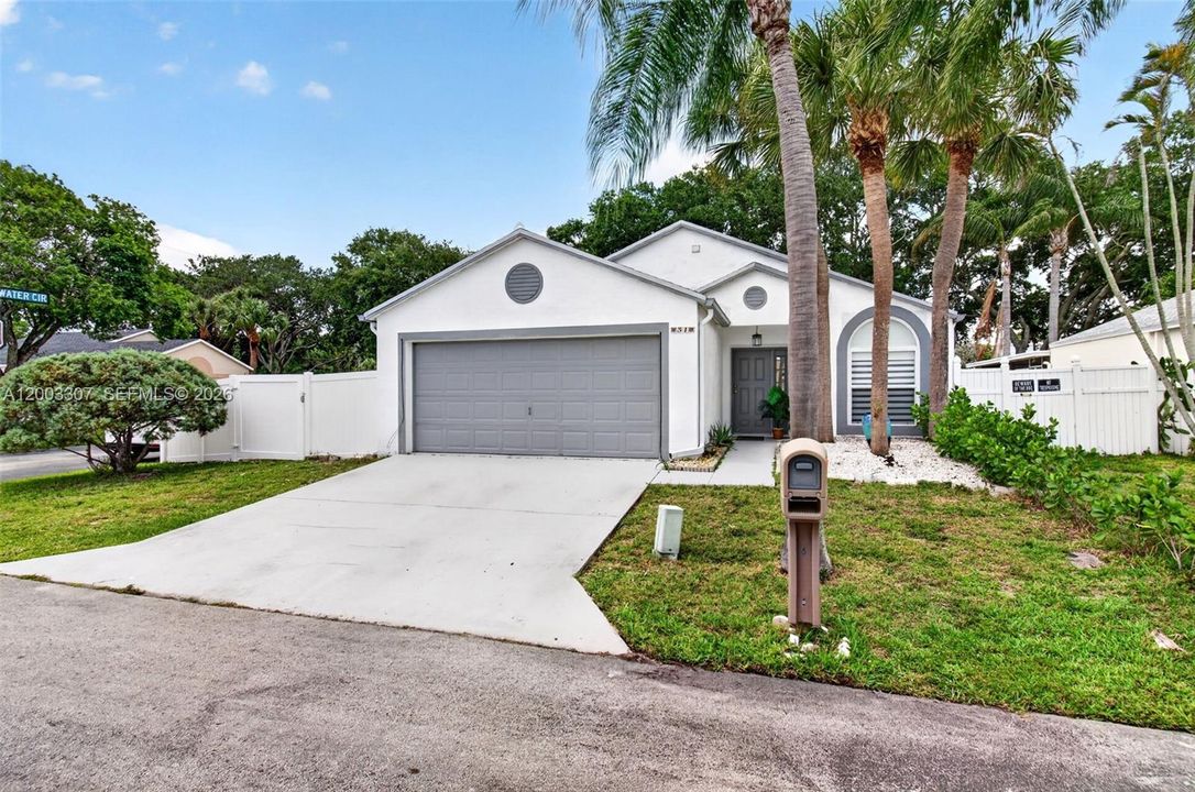 Recently Sold: $489,000 (3 beds, 2 baths, 1515 Square Feet)