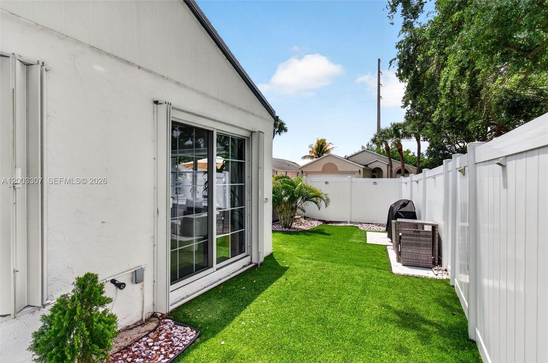 Recently Sold: $489,000 (3 beds, 2 baths, 1515 Square Feet)