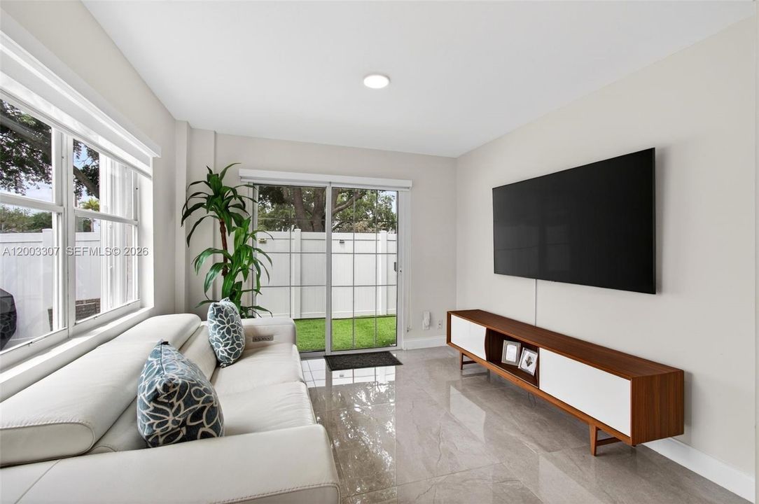 Recently Sold: $489,000 (3 beds, 2 baths, 1515 Square Feet)