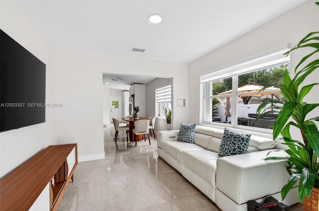 Recently Sold: $489,000 (3 beds, 2 baths, 1515 Square Feet)