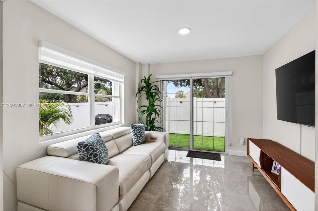 Recently Sold: $489,000 (3 beds, 2 baths, 1515 Square Feet)