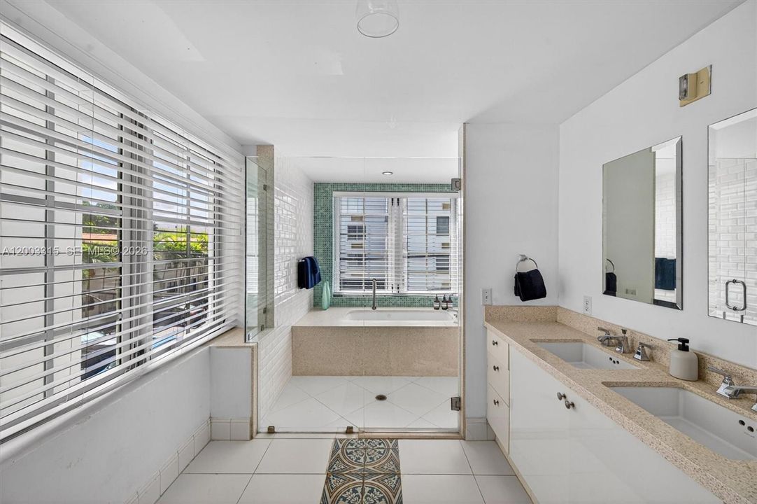Activo con contrato: $829,000 (1 camas, 1 baños, 894 Pies cuadrados)