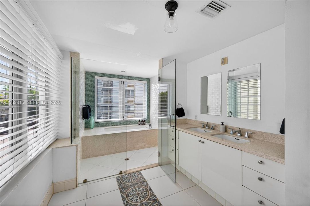 Activo con contrato: $829,000 (1 camas, 1 baños, 894 Pies cuadrados)