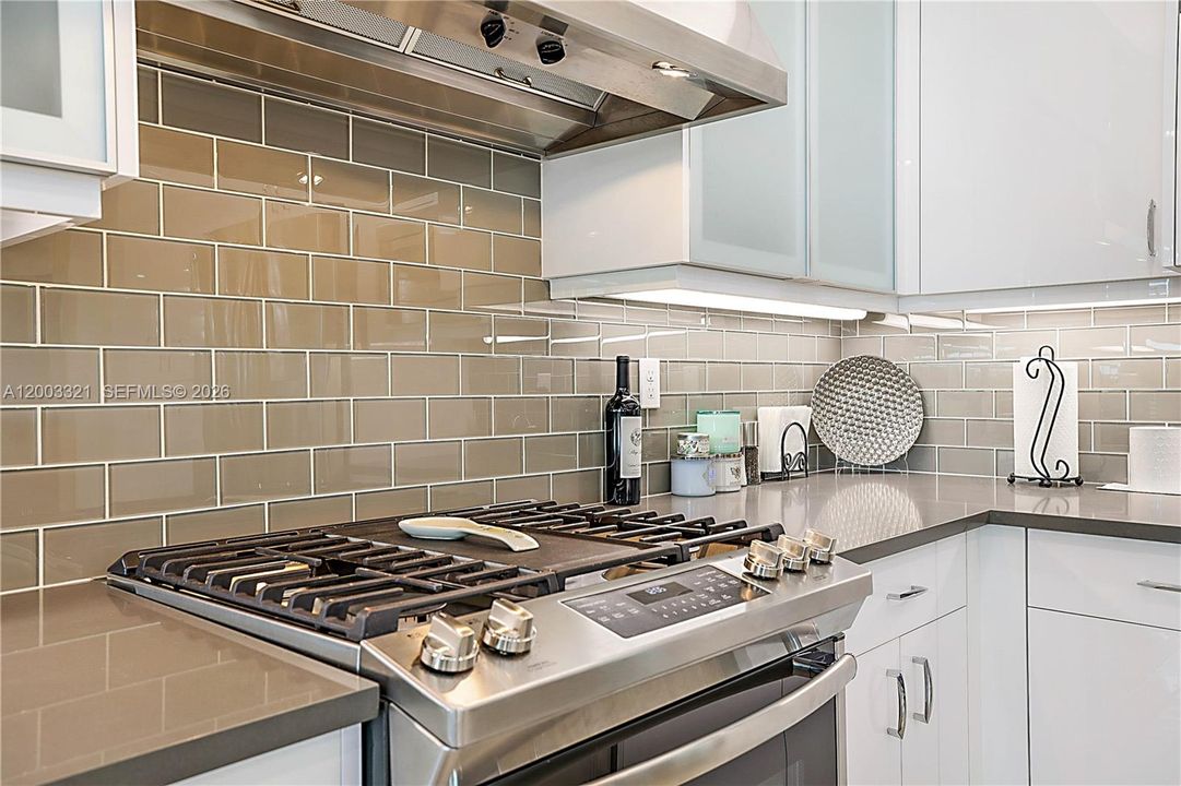 En Venta: $600,000 (2 camas, 2 baños, 1716 Pies cuadrados)