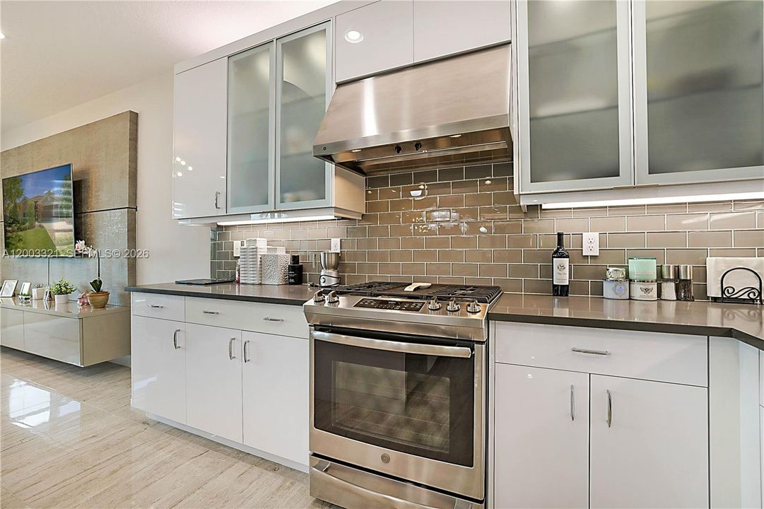 En Venta: $600,000 (2 camas, 2 baños, 1716 Pies cuadrados)