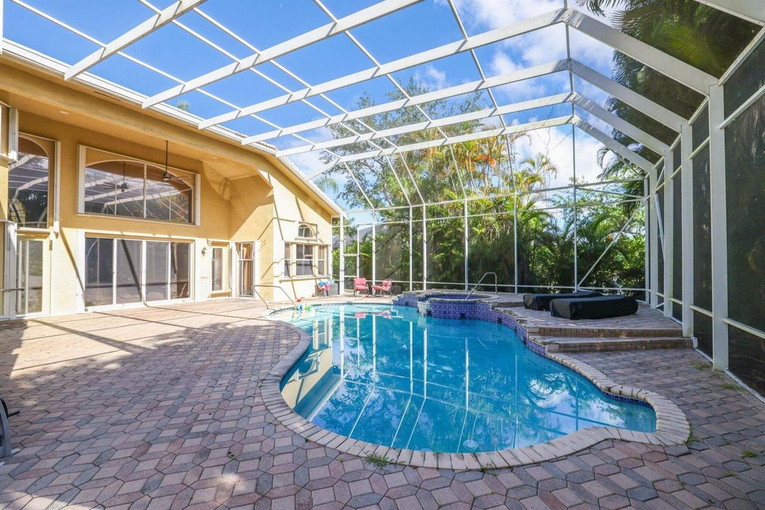 19234 S Creekshore