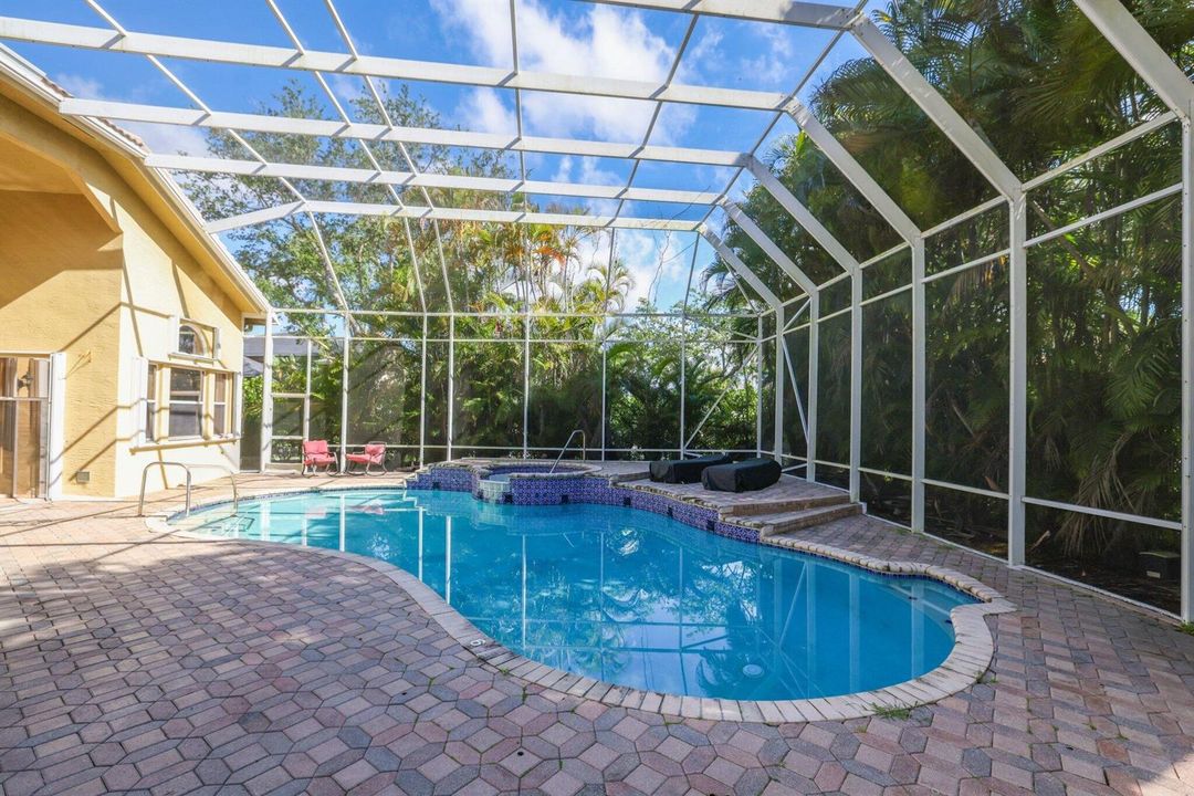 19234 S Creekshore