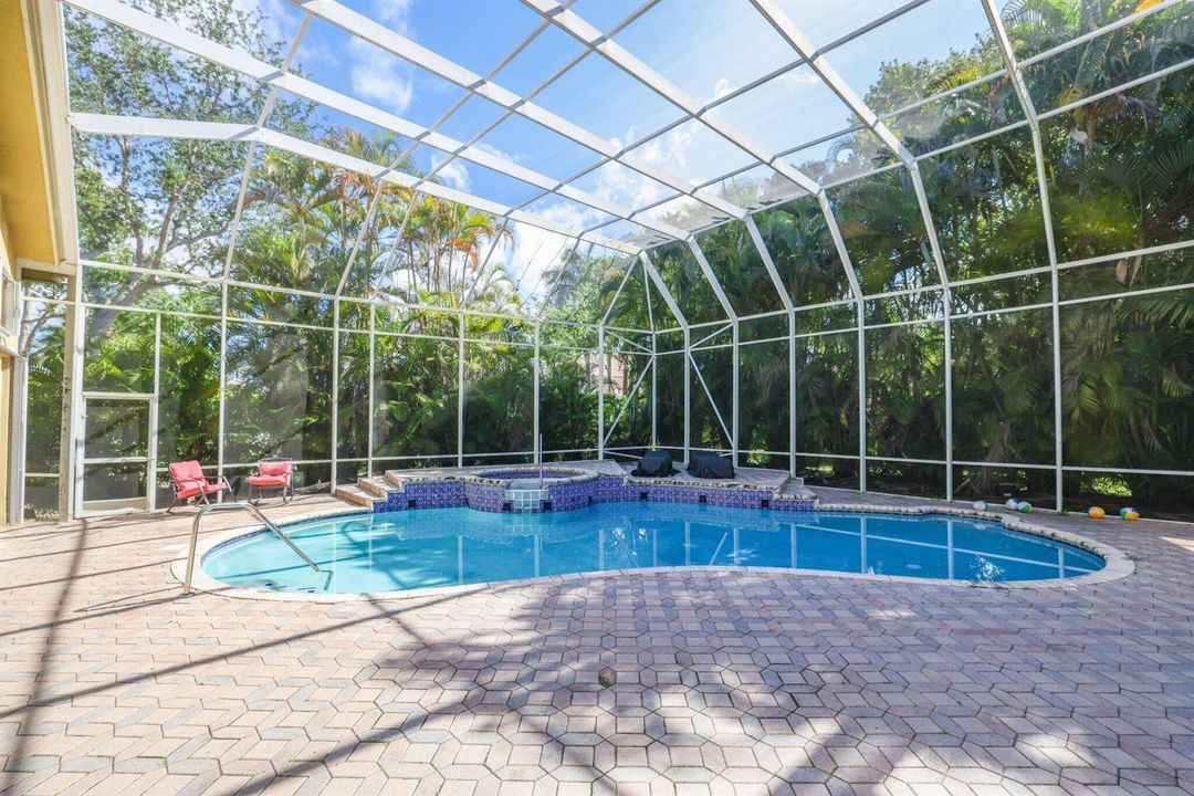 19234 S Creekshore