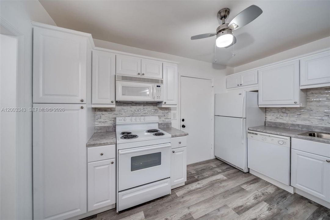 Renovated Kitchen 4770 NW 21st St #208, Lauderhill Florida