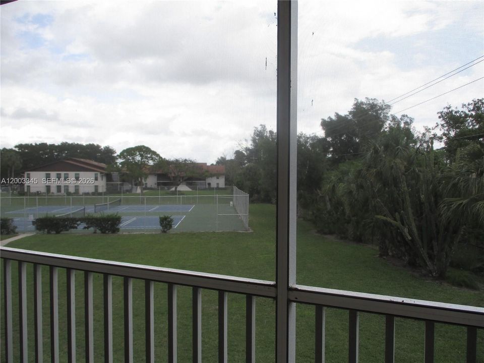 TENNIS/PICKLE BALL COURTS