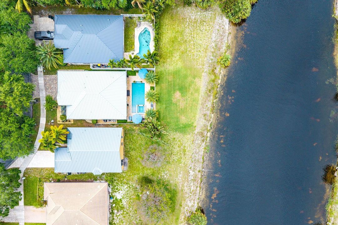 494 Enfield Ct