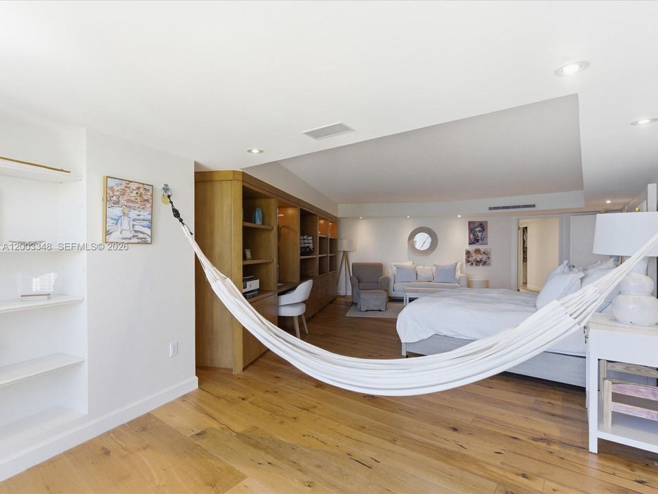 For Sale: $2,900,000 (3 beds, 3 baths, 2943 Square Feet)