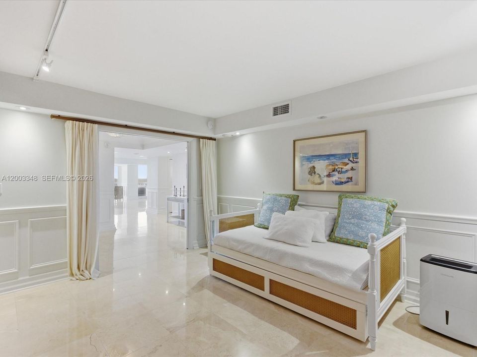 For Sale: $2,900,000 (3 beds, 3 baths, 2943 Square Feet)