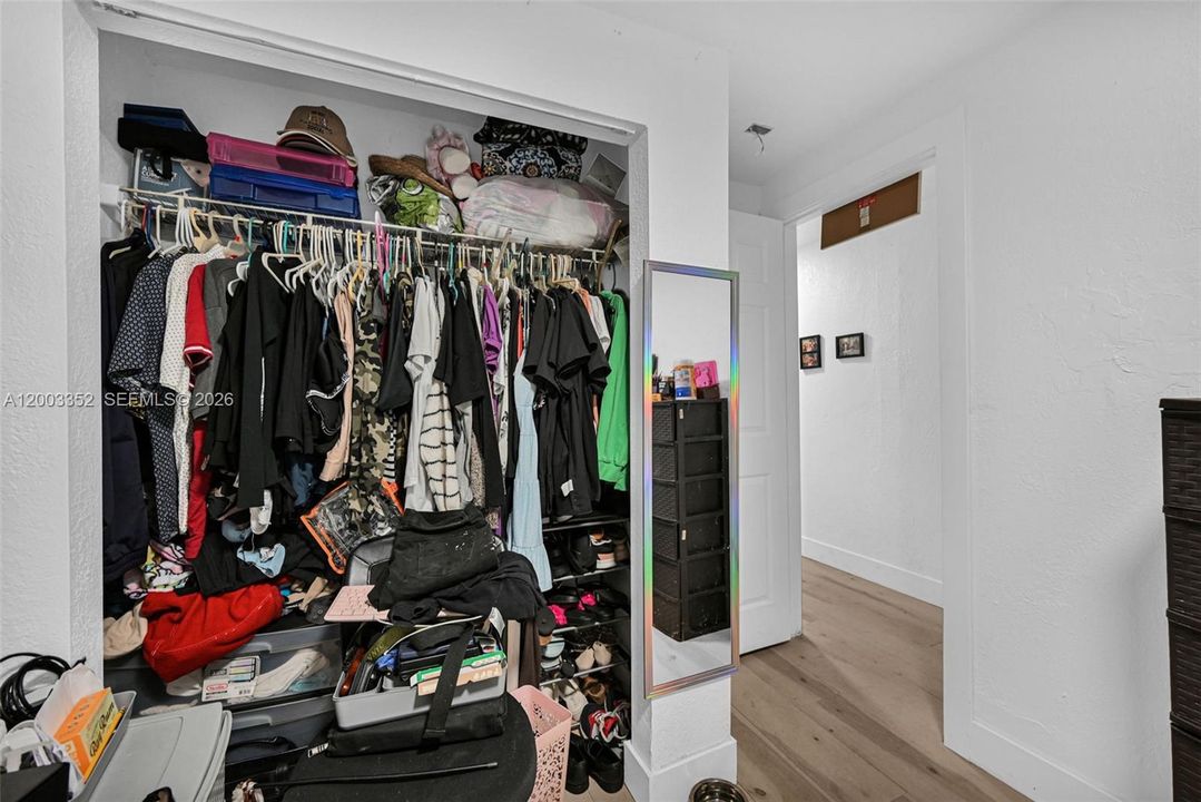 Activo con contrato: $549,000 (0 camas, 0 baños, 1056 Pies cuadrados)