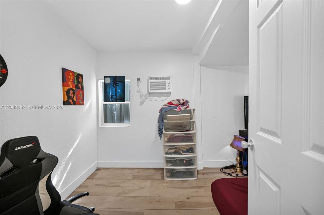 Activo con contrato: $549,000 (0 camas, 0 baños, 1056 Pies cuadrados)