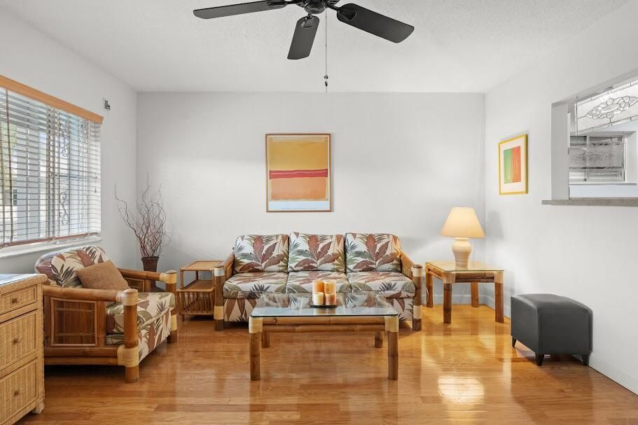 2170 SE 51 Ct 12