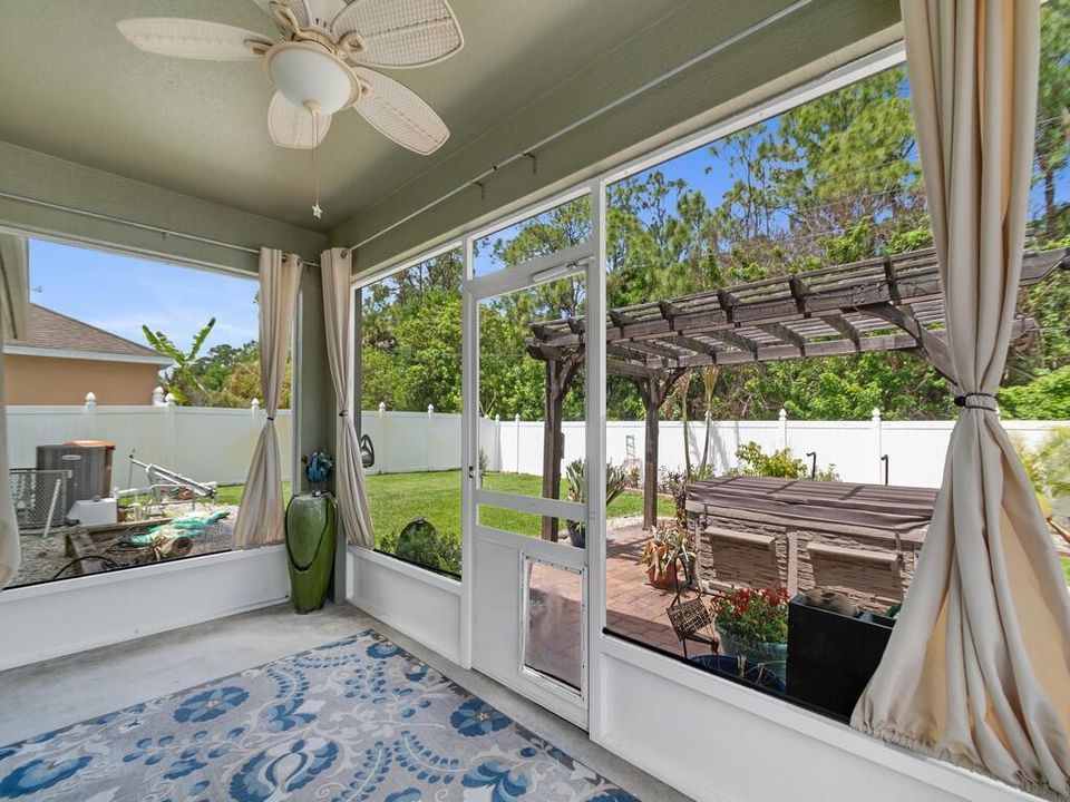 SCREENED IN PORCH
