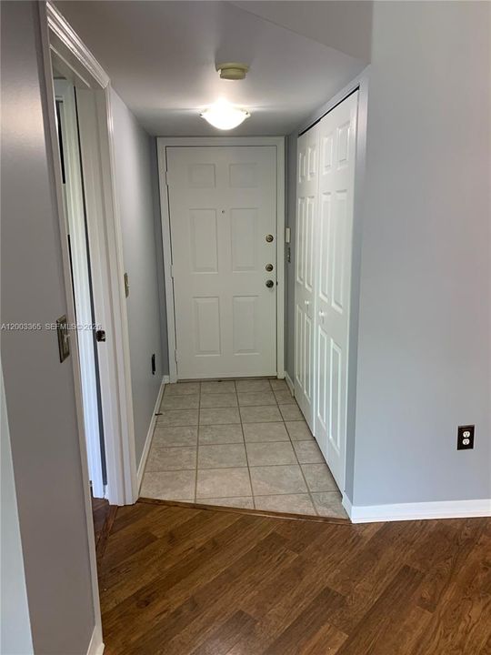 For Sale: $320,000 (2 beds, 2 baths, 1112 Square Feet)
