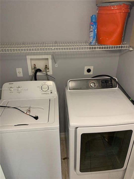 For Sale: $320,000 (2 beds, 2 baths, 1112 Square Feet)