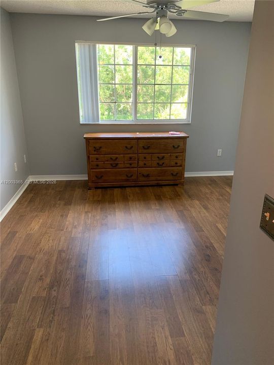For Sale: $320,000 (2 beds, 2 baths, 1112 Square Feet)