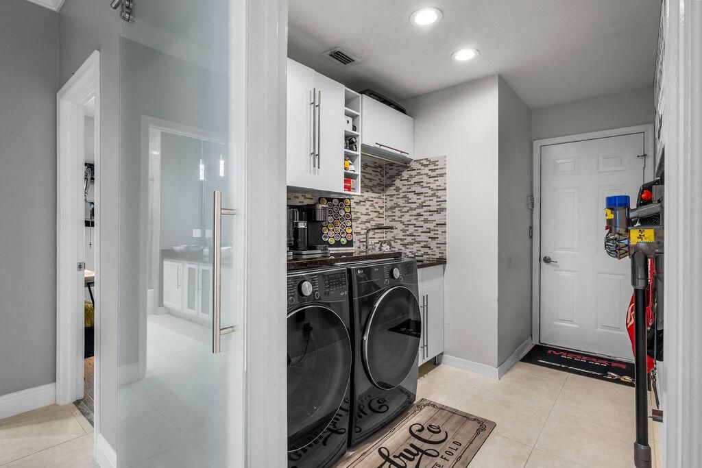 Laundry Rm