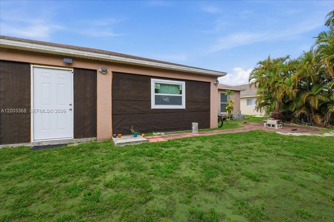 En Venta: $305,000 (4 camas, 2 baños, 1993 Pies cuadrados)