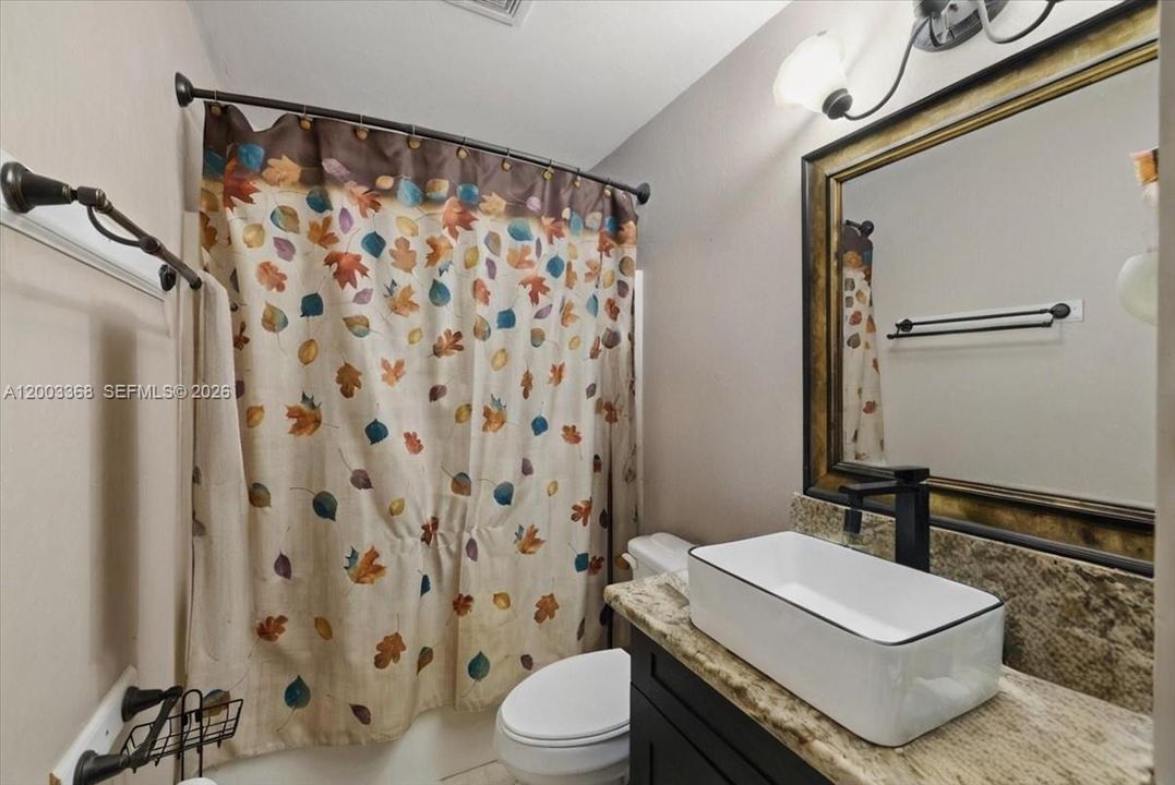 En Venta: $305,000 (4 camas, 2 baños, 1993 Pies cuadrados)