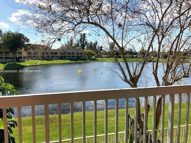 For Sale: $190,000 (1 beds, 1 baths, 702 Square Feet)