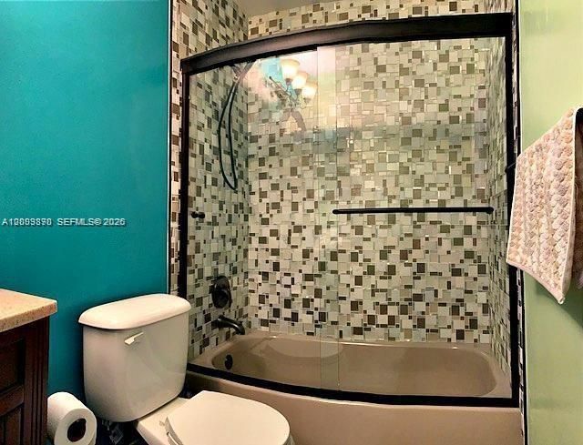 For Sale: $190,000 (1 beds, 1 baths, 702 Square Feet)