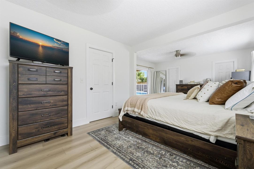 9744_Dahlia_Ave_PBG_bedrooms_005