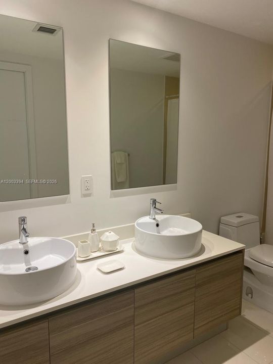 For Sale: $509,000 (1 beds, 1 baths, 673 Square Feet)