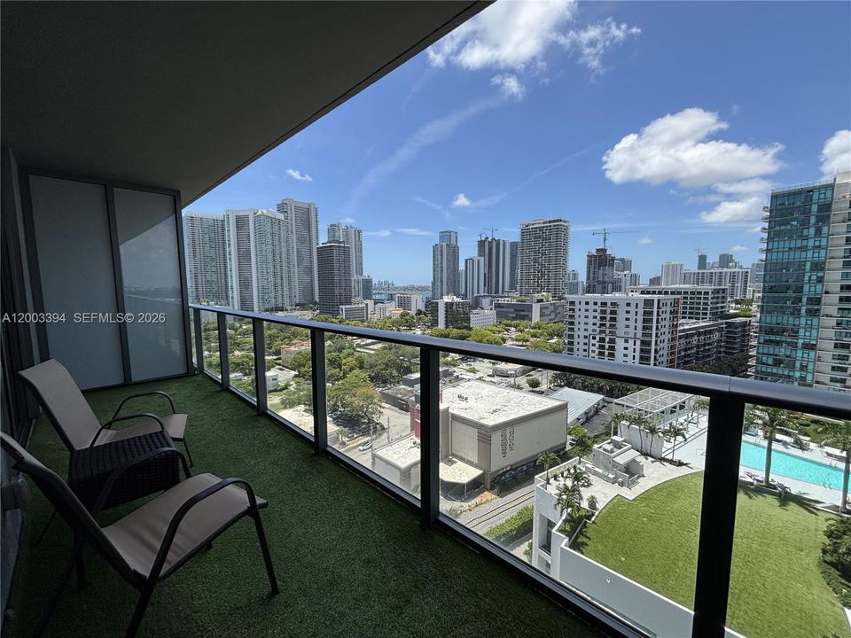 For Sale: $509,000 (1 beds, 1 baths, 673 Square Feet)