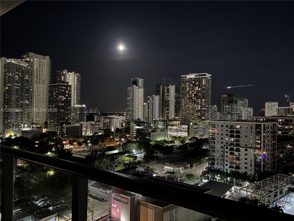 For Sale: $509,000 (1 beds, 1 baths, 673 Square Feet)