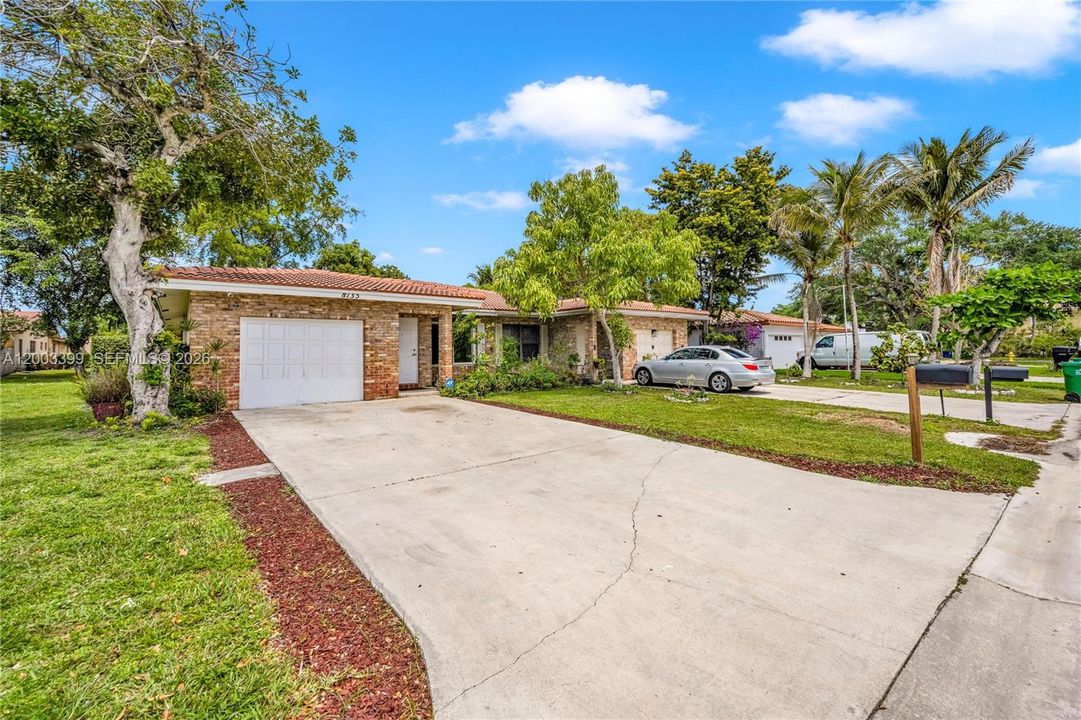 Activo con contrato: $439,000 (3 camas, 2 baños, 1710 Pies cuadrados)