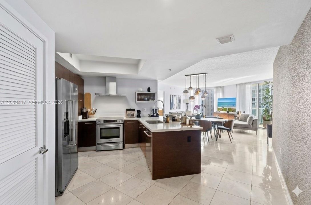 For Sale: $910,000 (3 beds, 2 baths, 1492 Square Feet)
