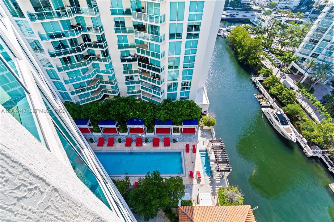 For Sale: $910,000 (3 beds, 2 baths, 1492 Square Feet)